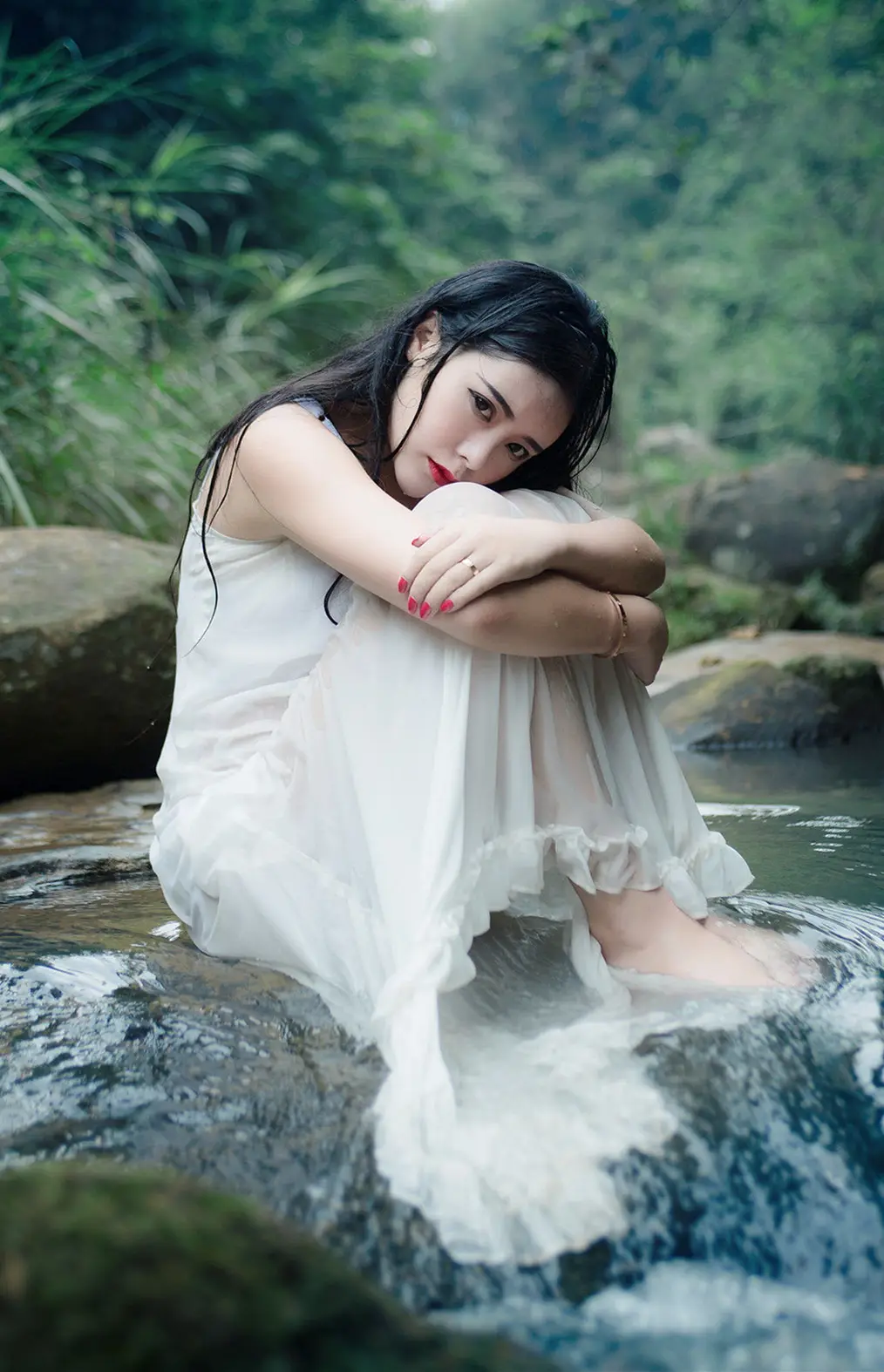 阿克苏郑州高端私人伴游小野梨子
