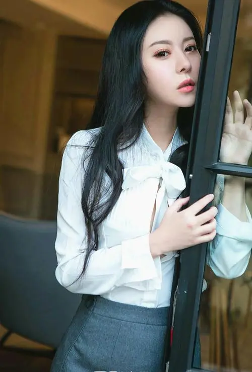 阿克苏桂林私人伴游欢子