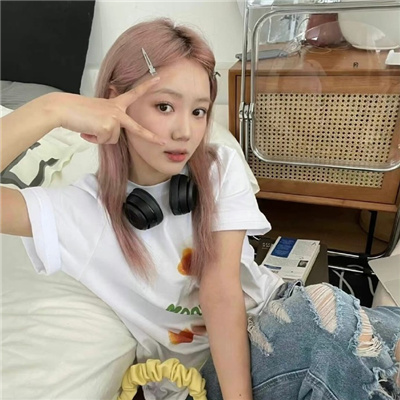 阿克苏伴游女生左惜筠的资料