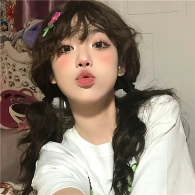 阿克苏伴游女生卞寄蕾的资料